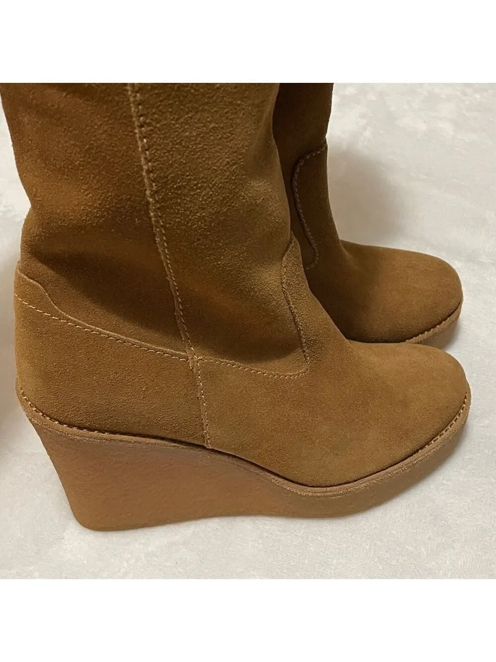 NWOB UGG Valberg Tan Suede Wedge Boots with Fur Trim Sz 6M